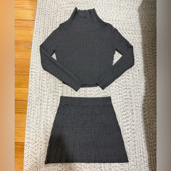 SUNDAYS Platinum Cali Sweater + Stuart Skirt Knit Matching Set - Picture 5 of 8
